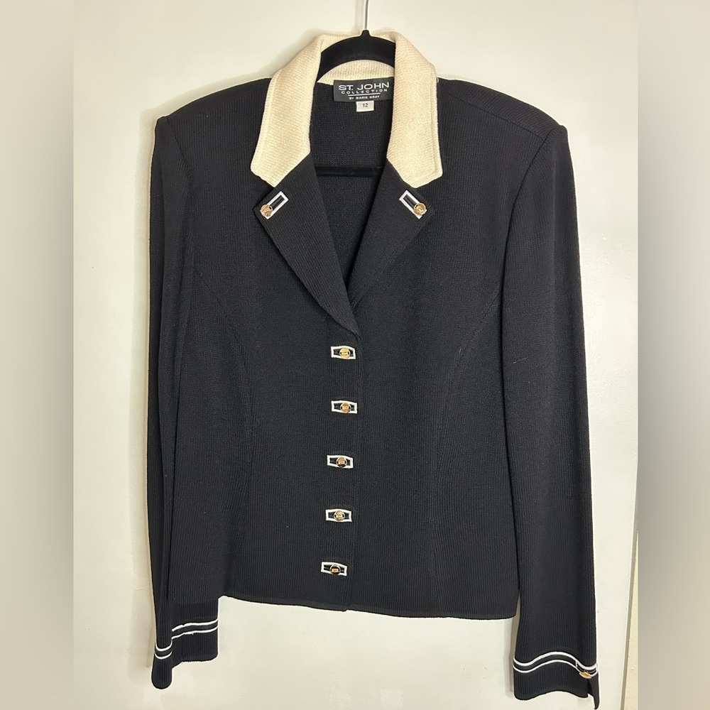 St. John’s Coat, elegant black and crema, gold bottoms, great condition